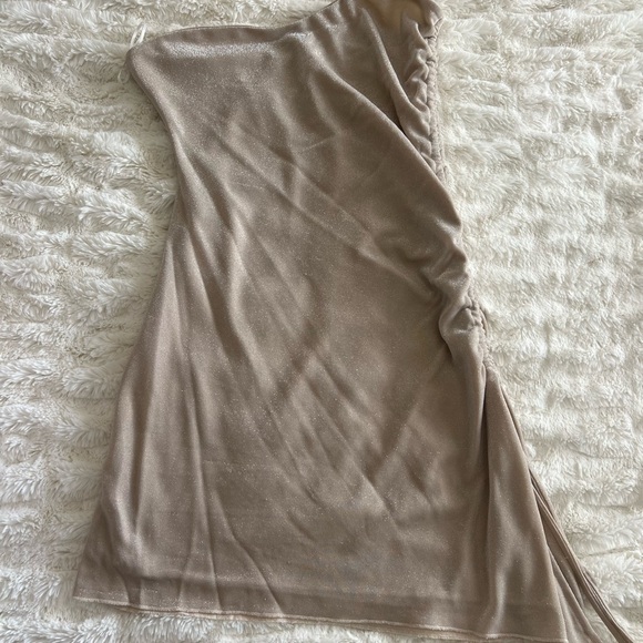 PRINCESS POLLY DRESS - Picture 2 of 4